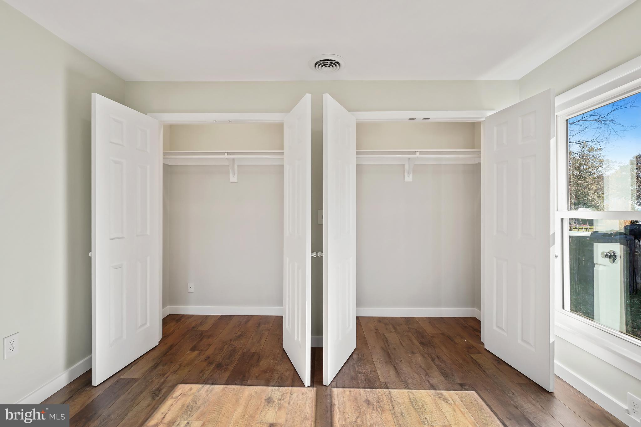 SAUNDERS POINT - Residential