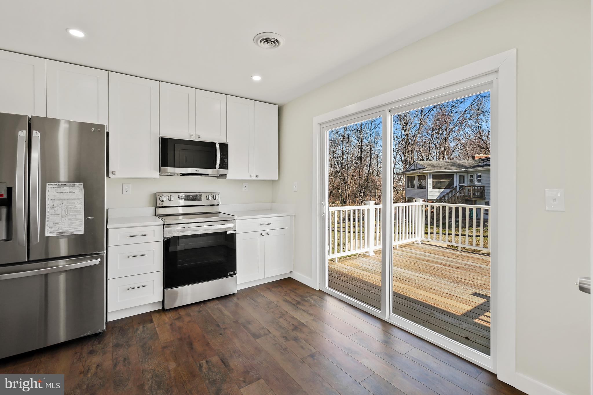 SAUNDERS POINT - Residential