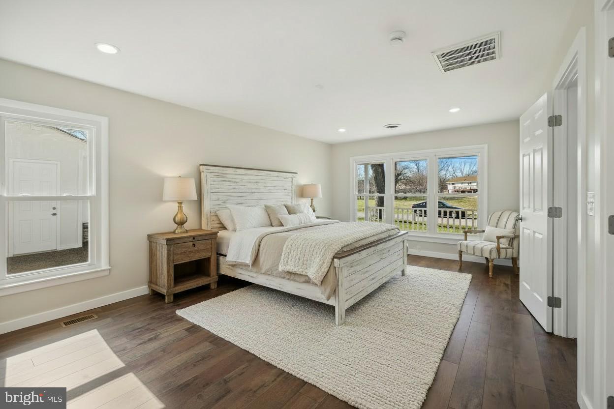 SAUNDERS POINT - Residential