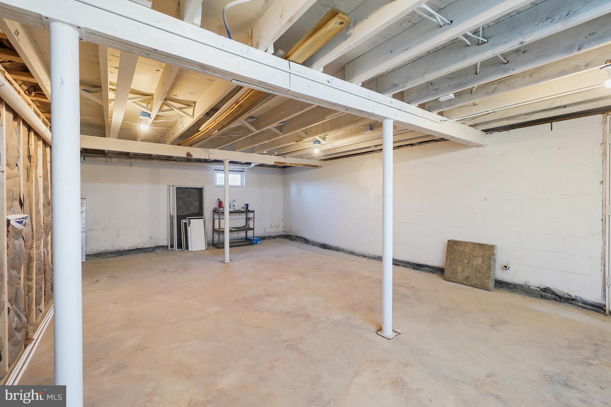 SAUNDERS POINT - Residential