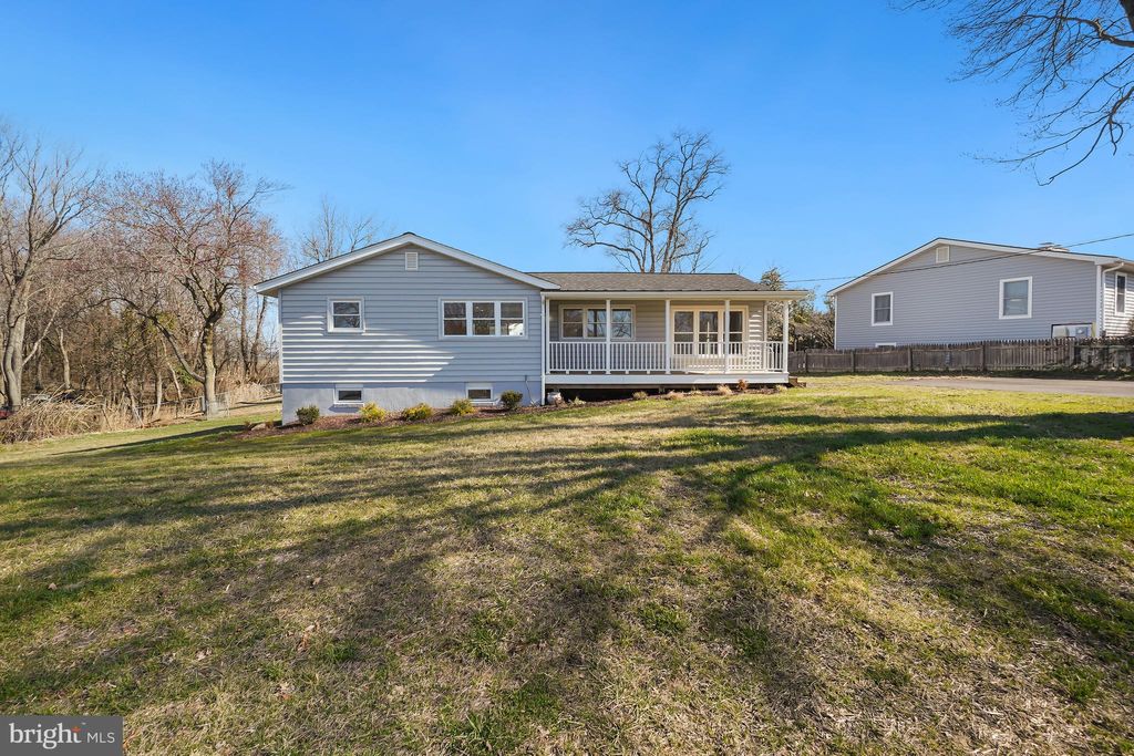 Photo of 1546 Ridgely Drive, EDGEWATER, MD 21037 (MLS # MDAA2134710)