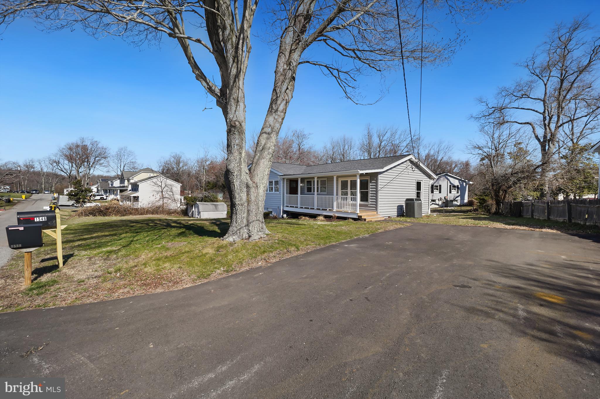 SAUNDERS POINT - Residential