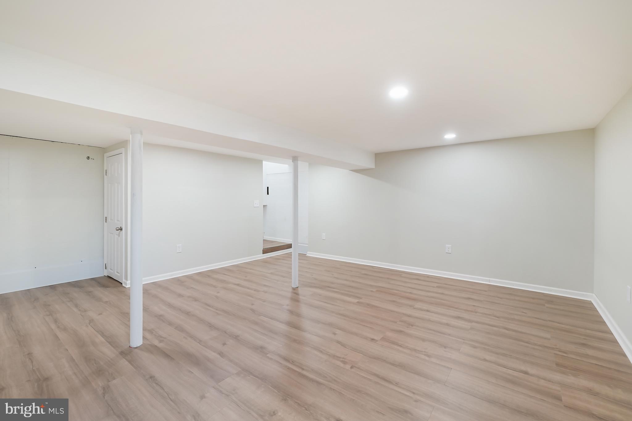 SAUNDERS POINT - Residential