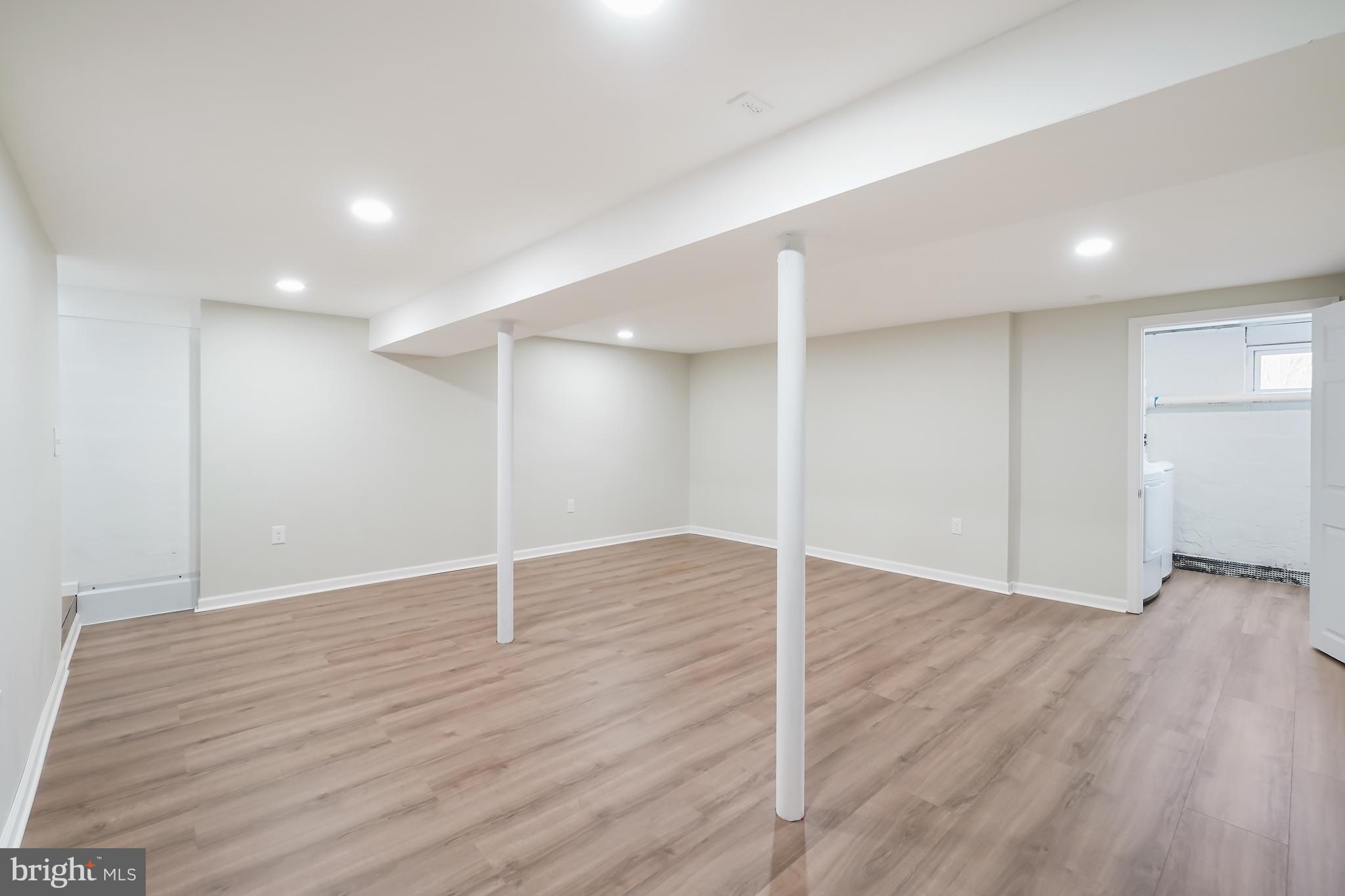 SAUNDERS POINT - Residential