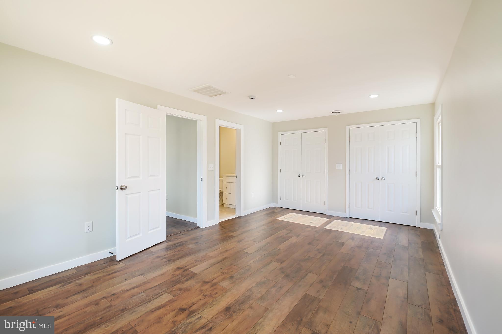 SAUNDERS POINT - Residential