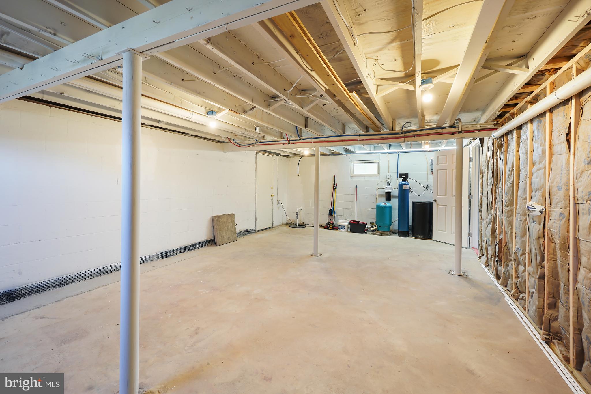 SAUNDERS POINT - Residential