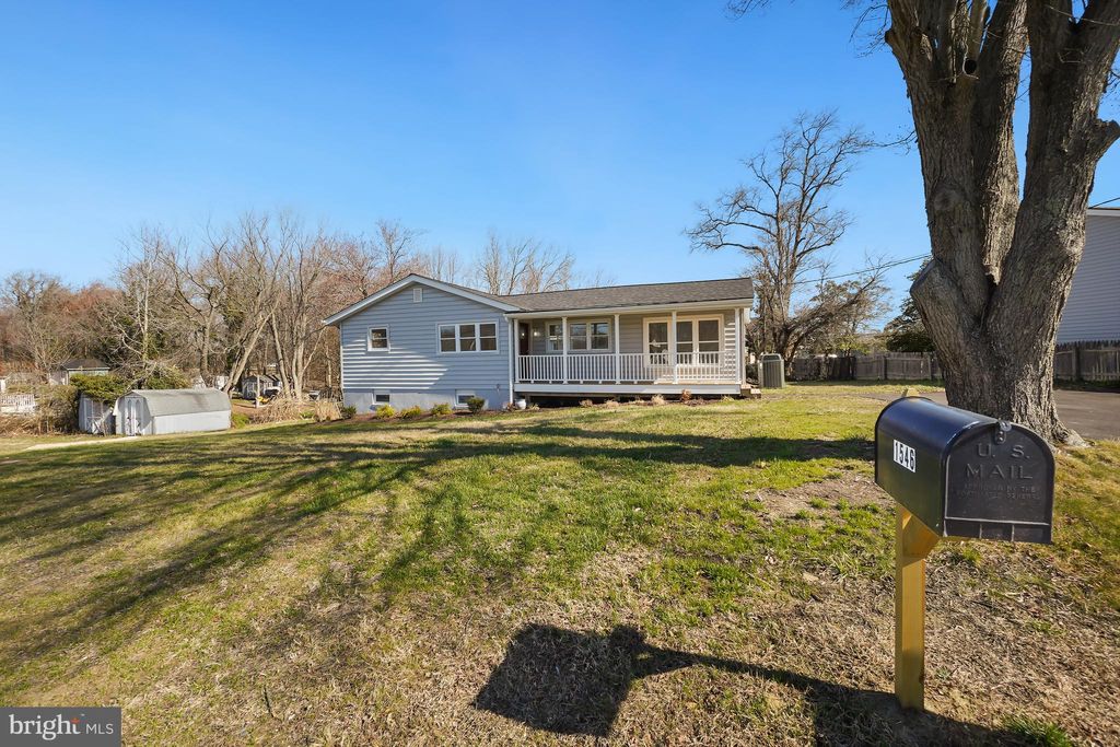 Photo of 1546 Ridgely Drive, EDGEWATER, MD 21037 (MLS # MDAA2134710)