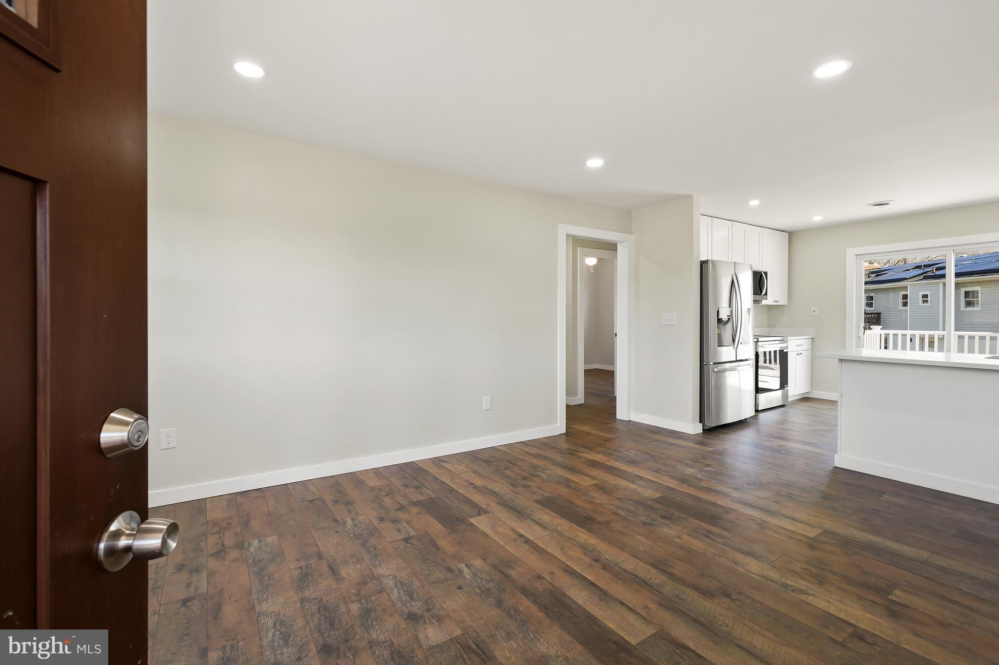 SAUNDERS POINT - Residential