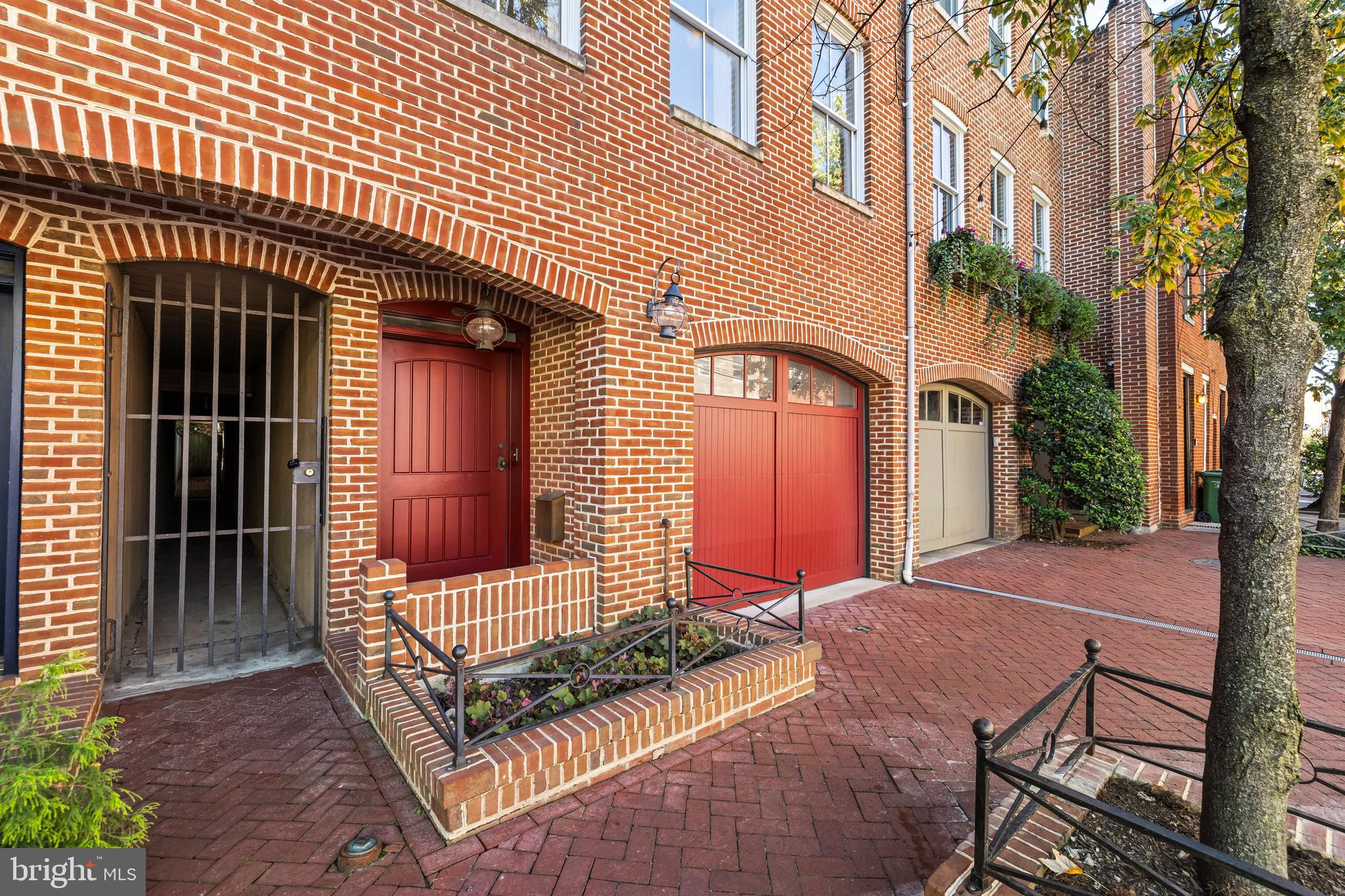 1713 LANCASTER STREET