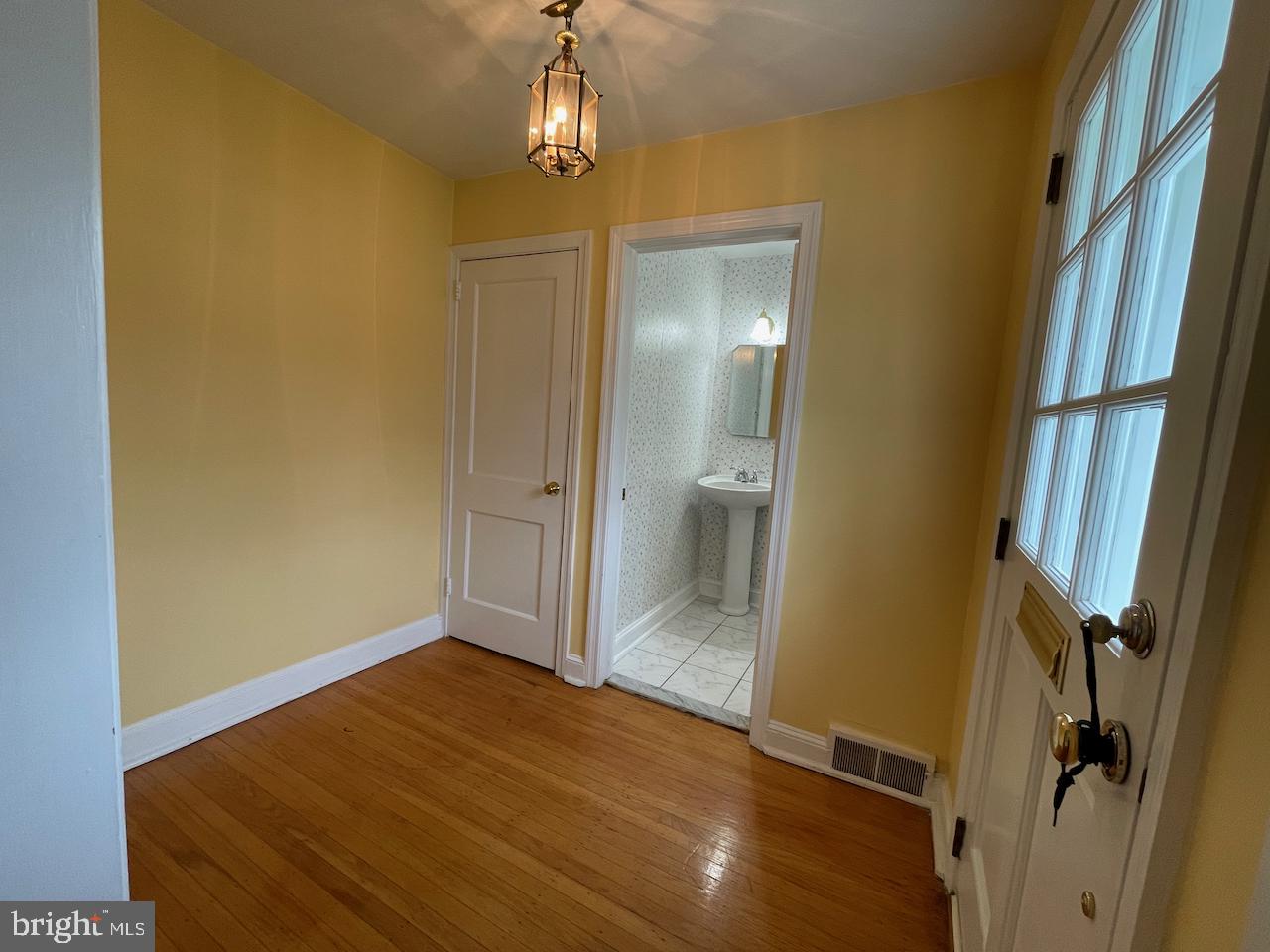 MERION GOLF MANOR - Residential
