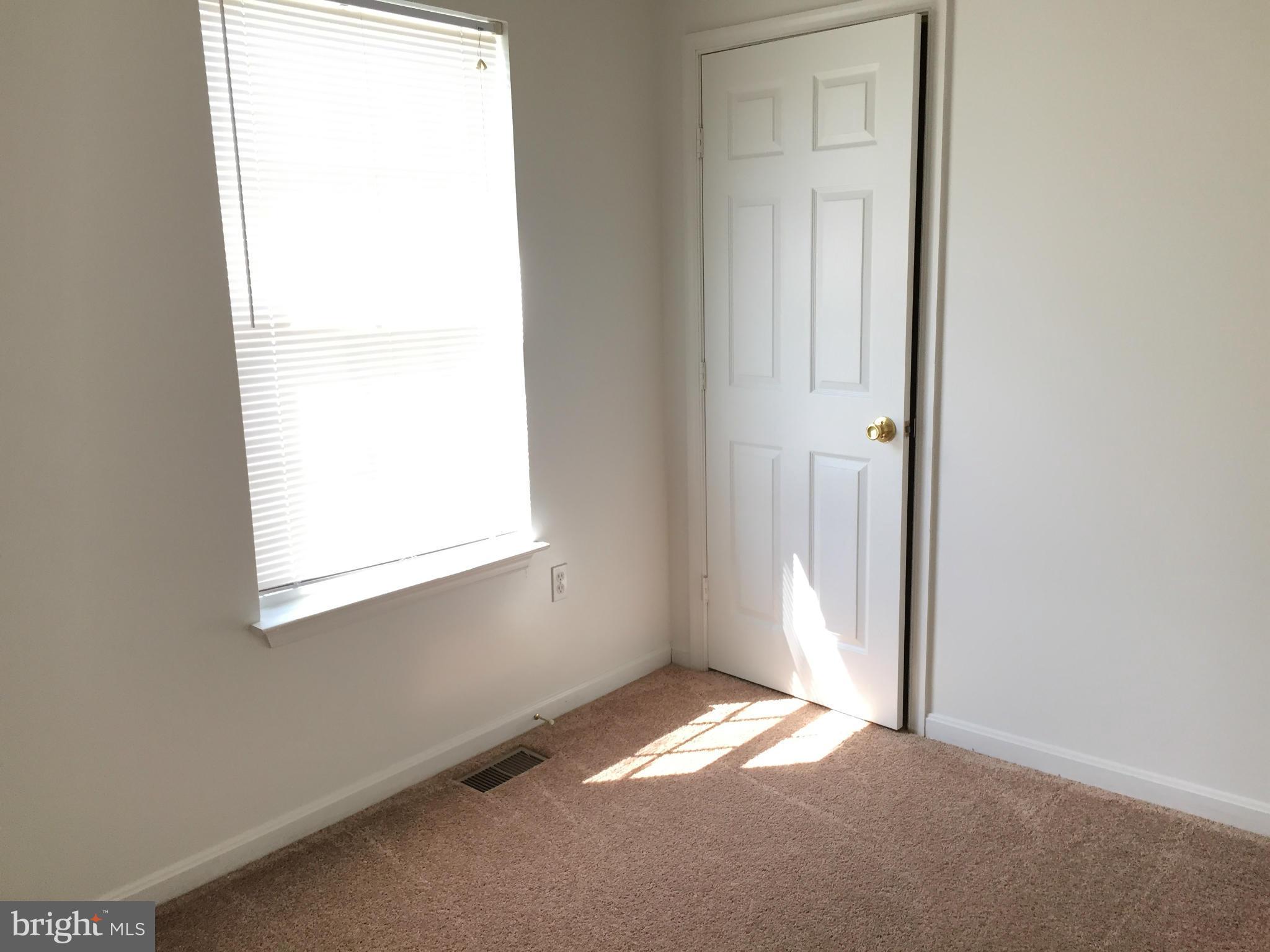 LAUREL GLEN - Residential Lease