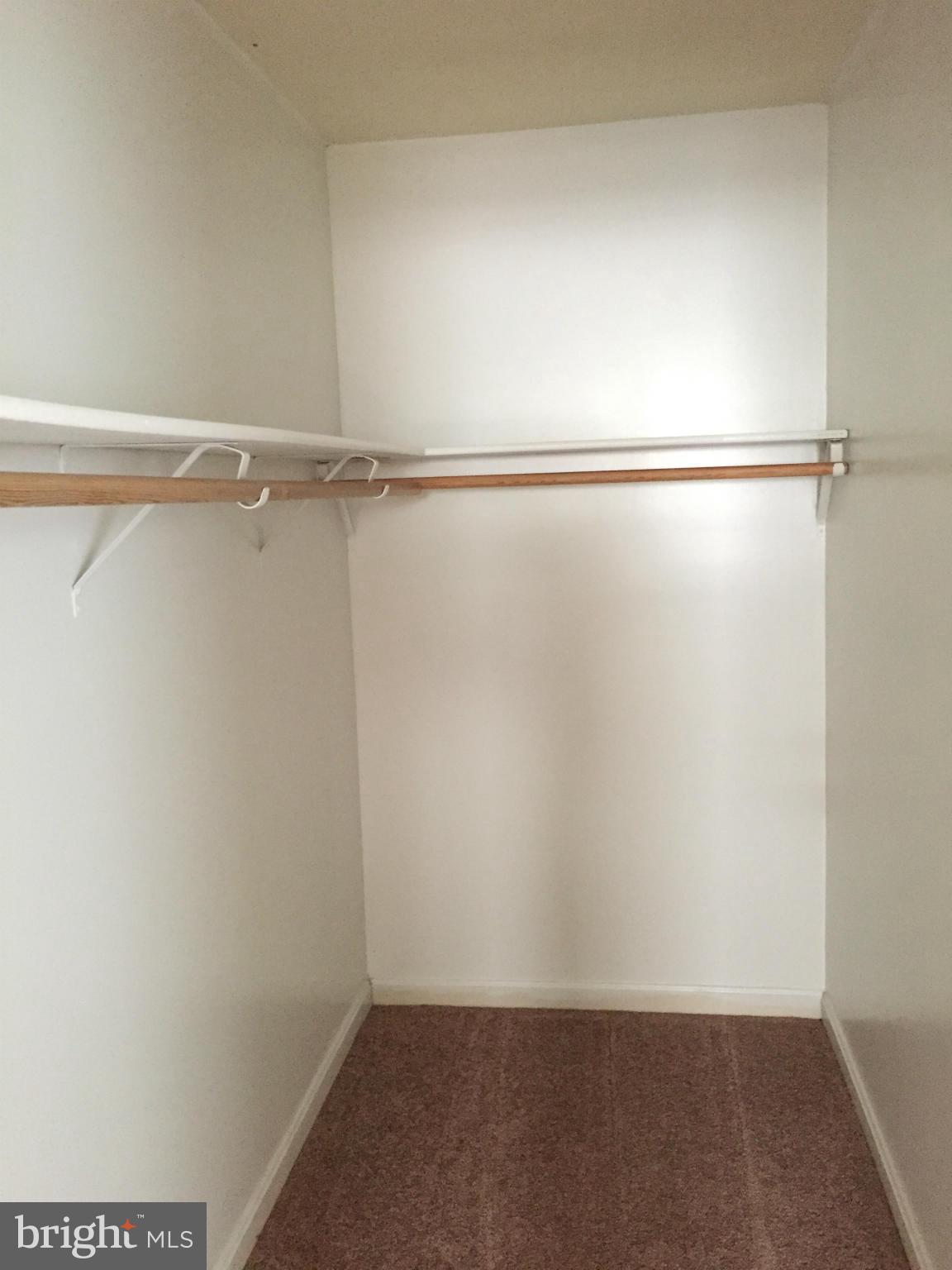 LAUREL GLEN - Residential Lease