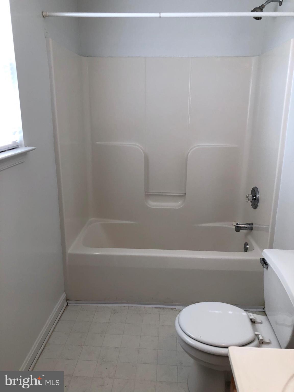 LAUREL GLEN - Residential Lease