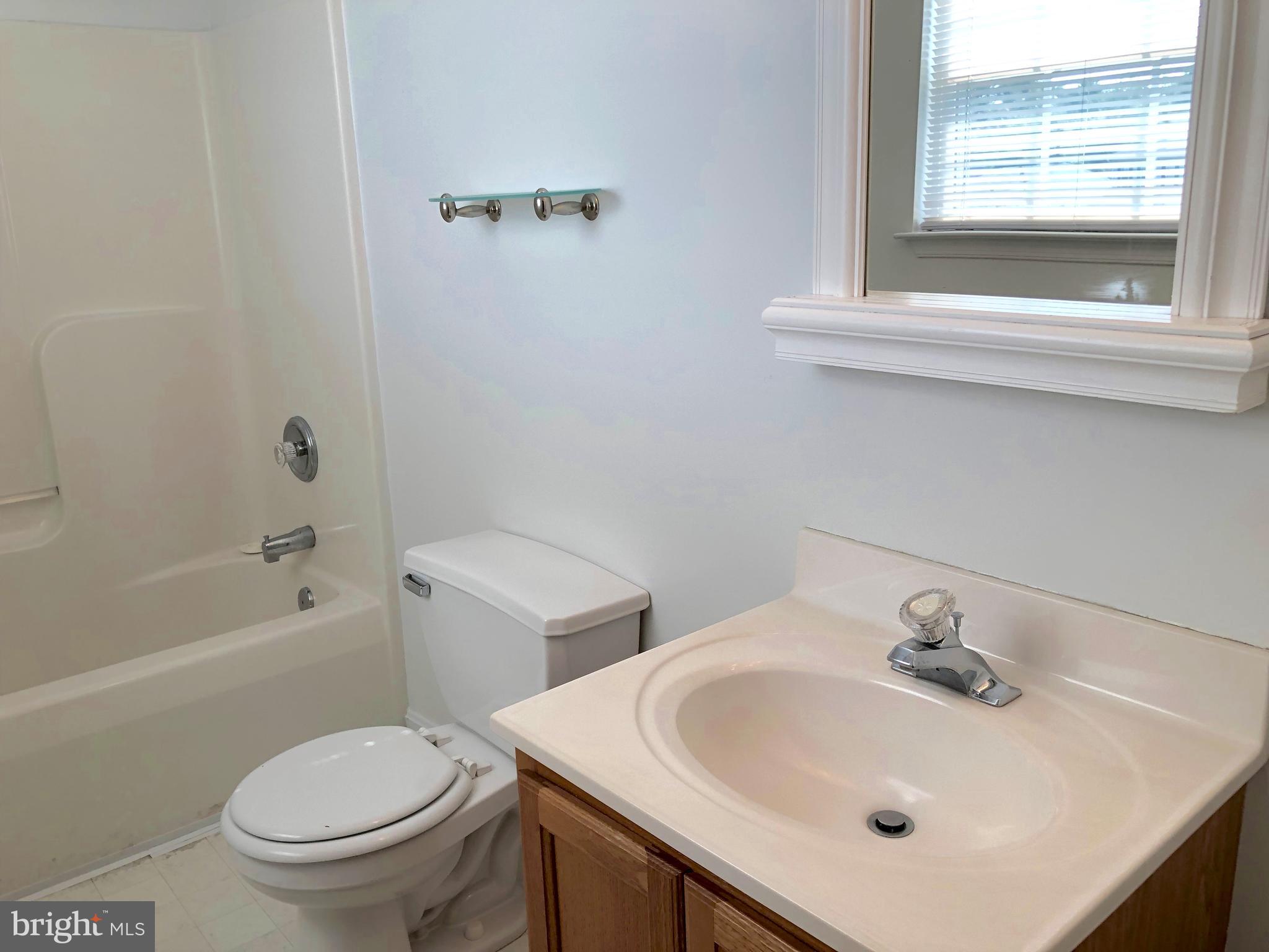 LAUREL GLEN - Residential Lease