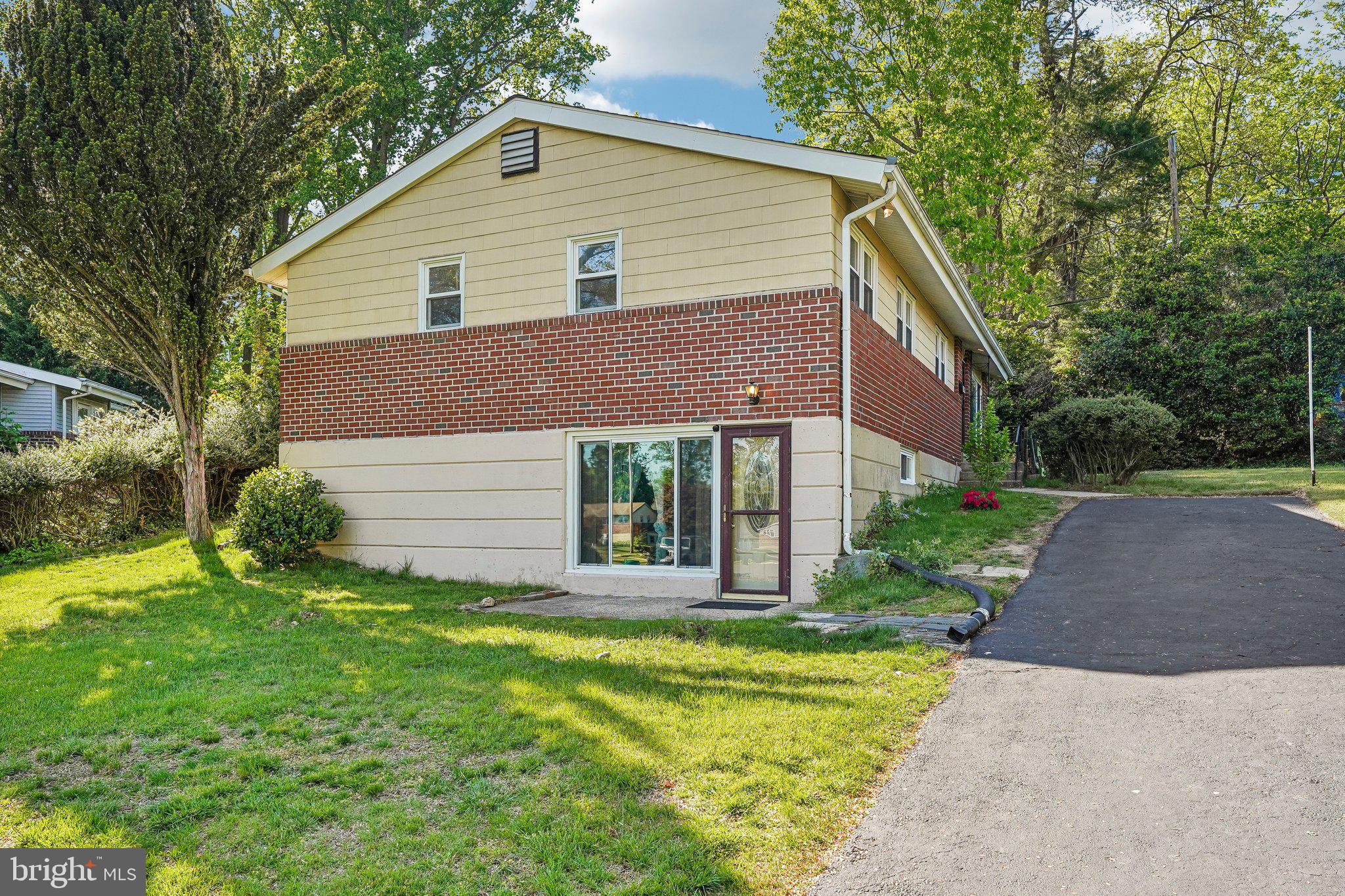 914 WESTDALE PLACE