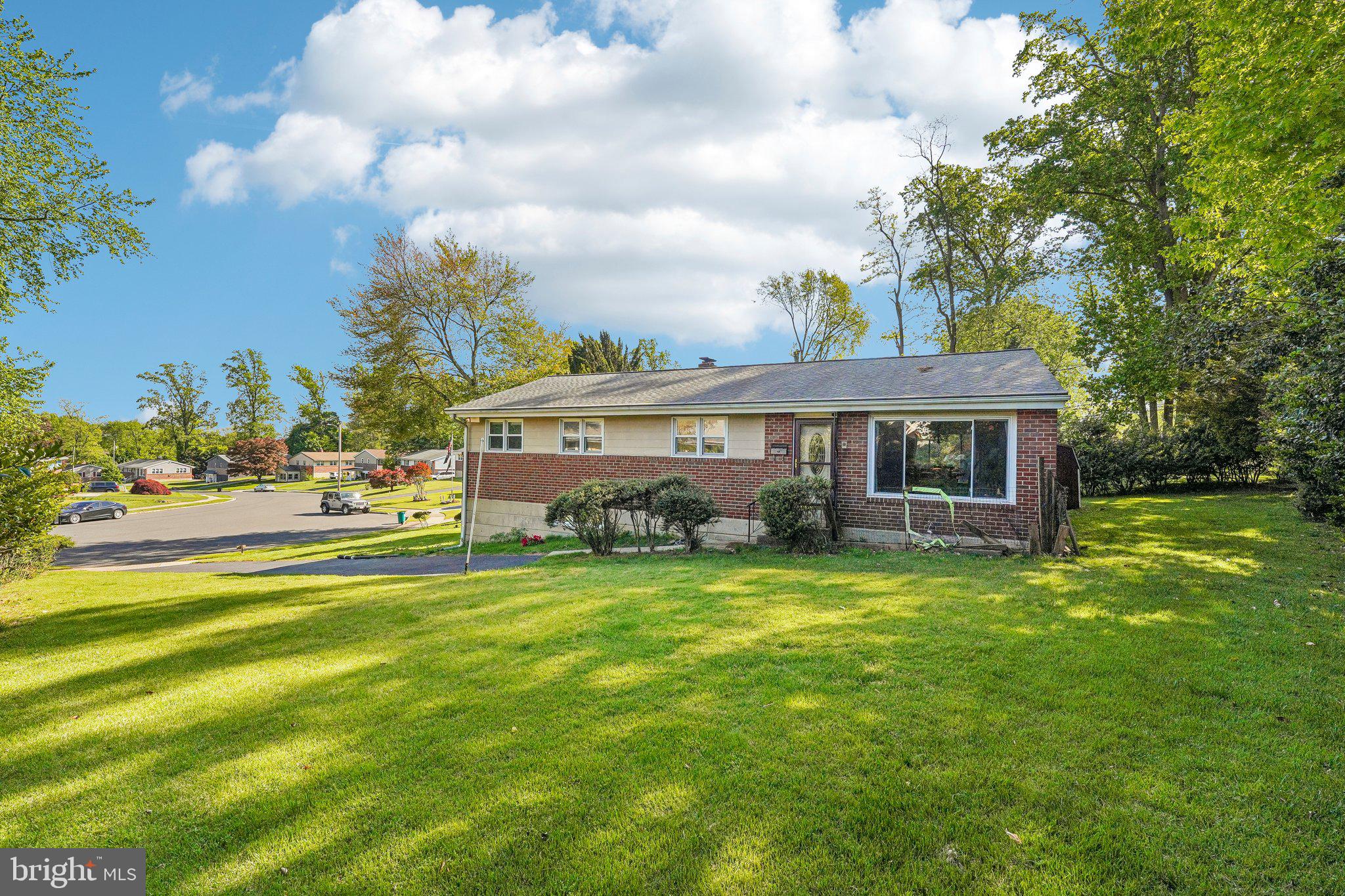 914 WESTDALE PLACE