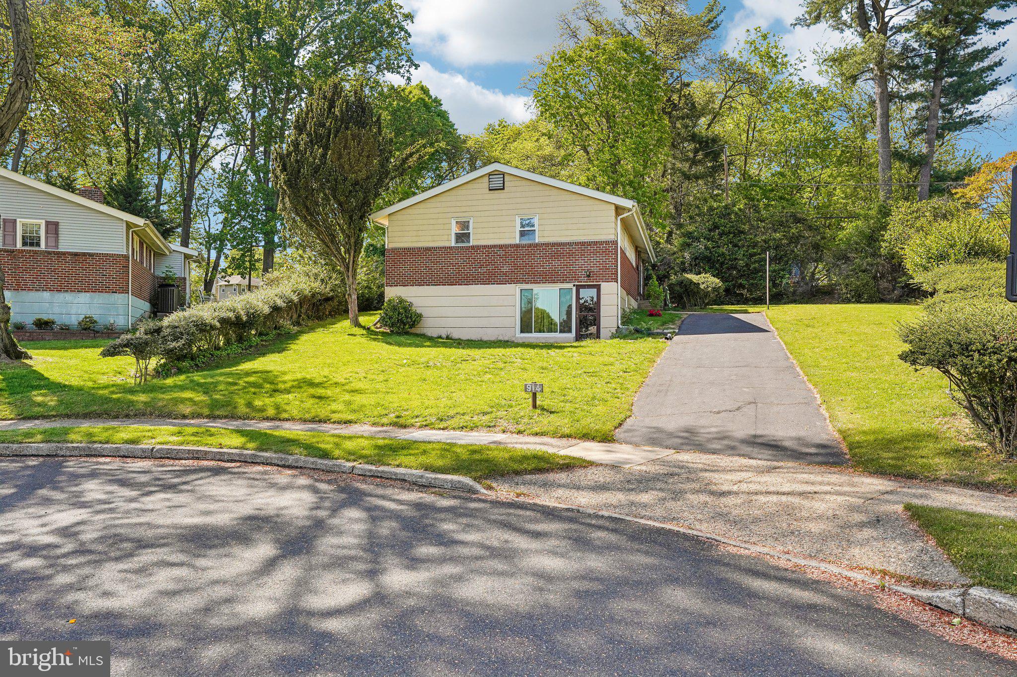 914 WESTDALE PLACE