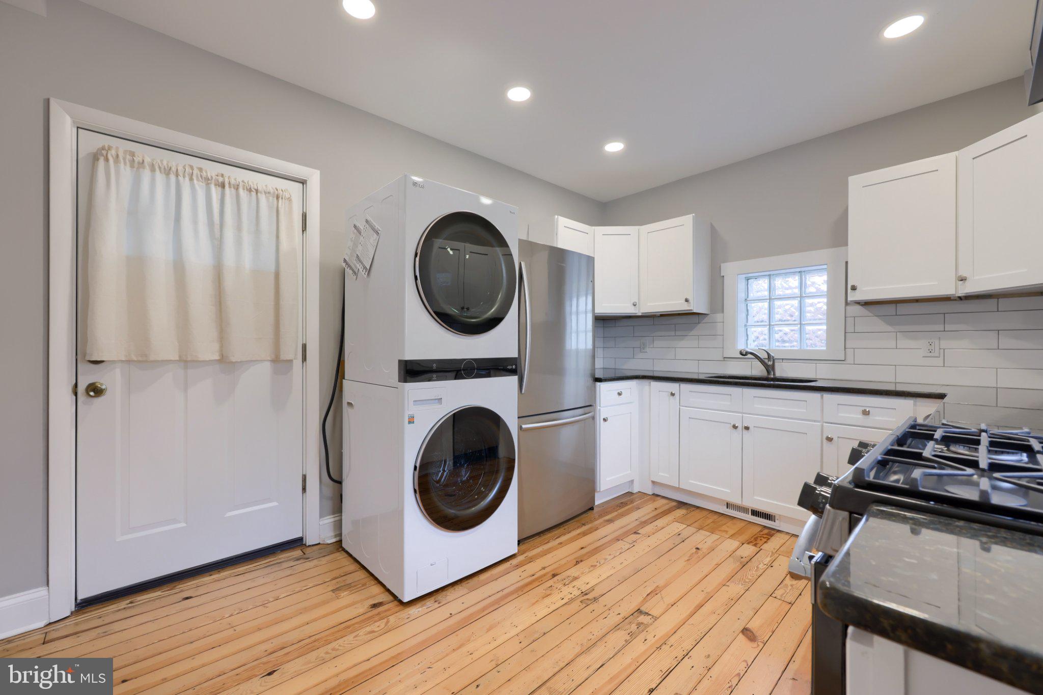 13 E NEW STREET