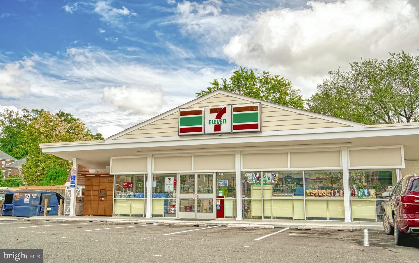 DUNDREE KNOLL - Residential Lease