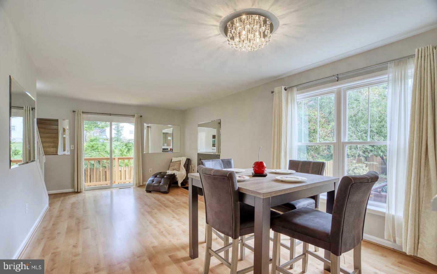 DUNDREE KNOLL - Residential Lease