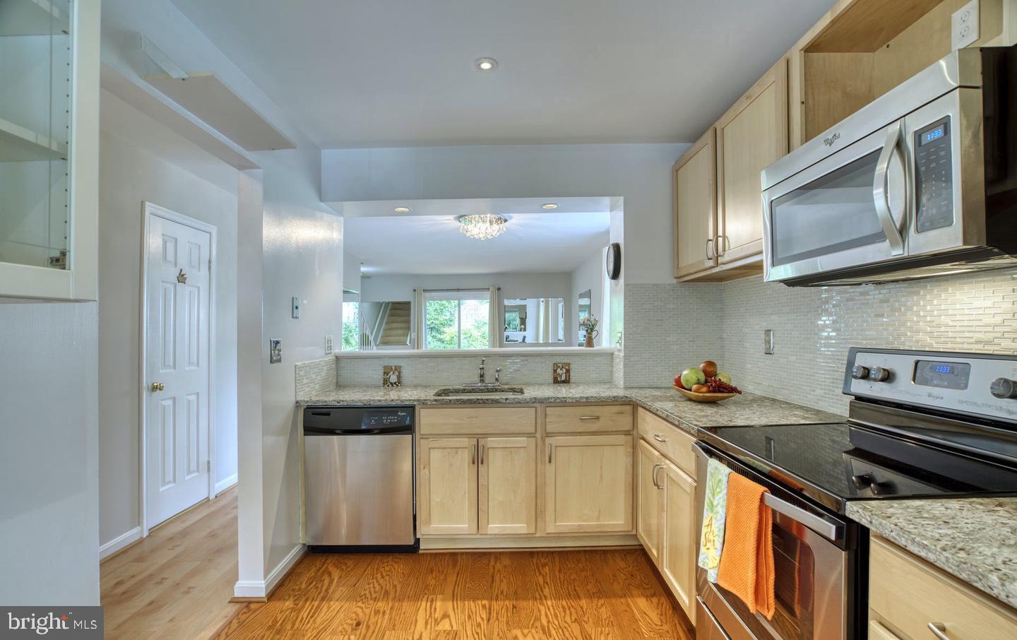 DUNDREE KNOLL - Residential Lease