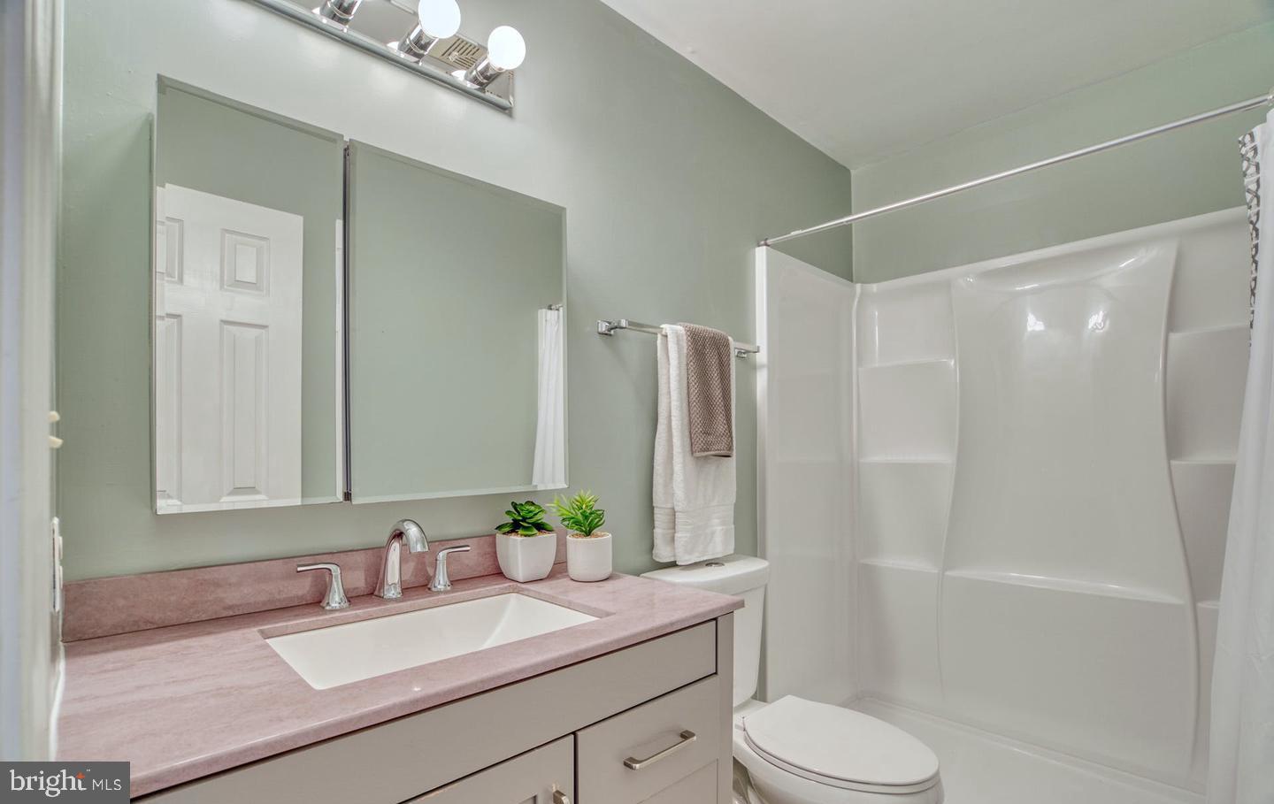 DUNDREE KNOLL - Residential Lease