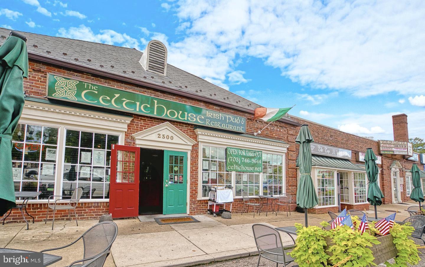 DUNDREE KNOLL - Residential Lease