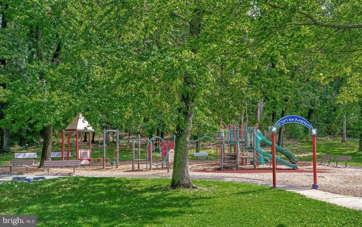 DUNDREE KNOLL - Residential Lease