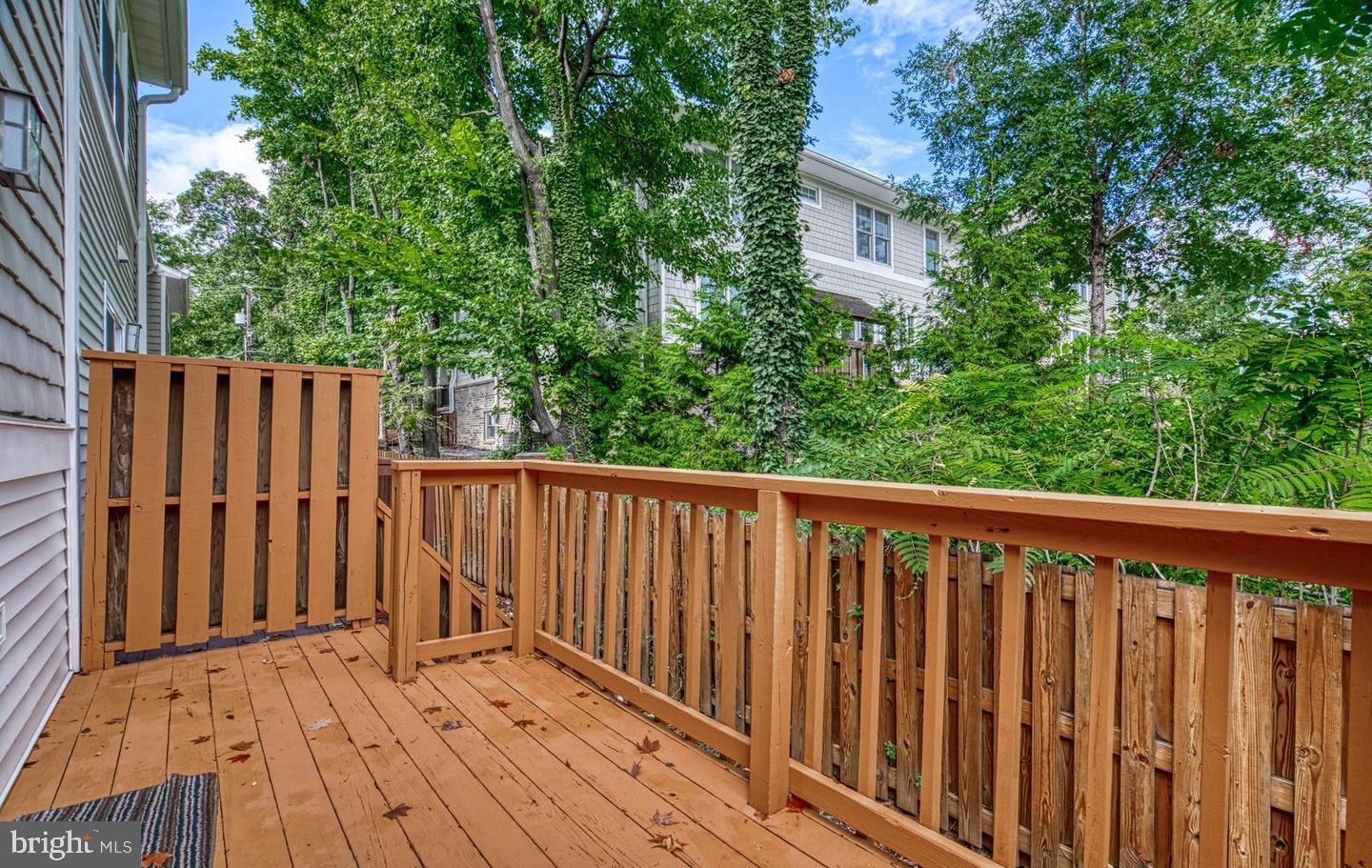 DUNDREE KNOLL - Residential Lease