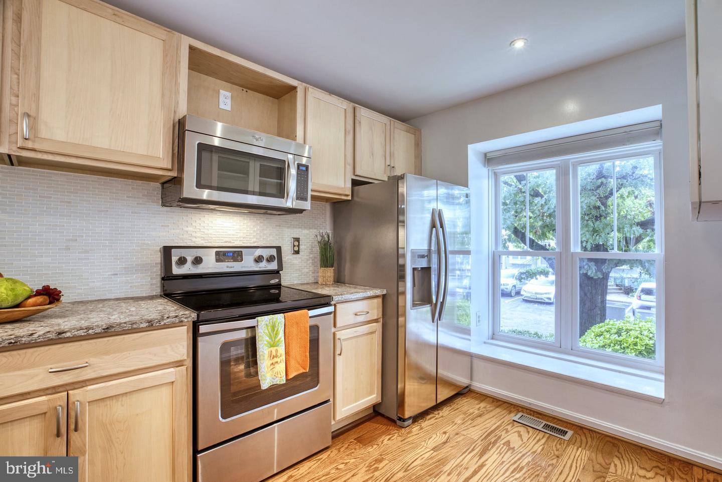 DUNDREE KNOLL - Residential Lease