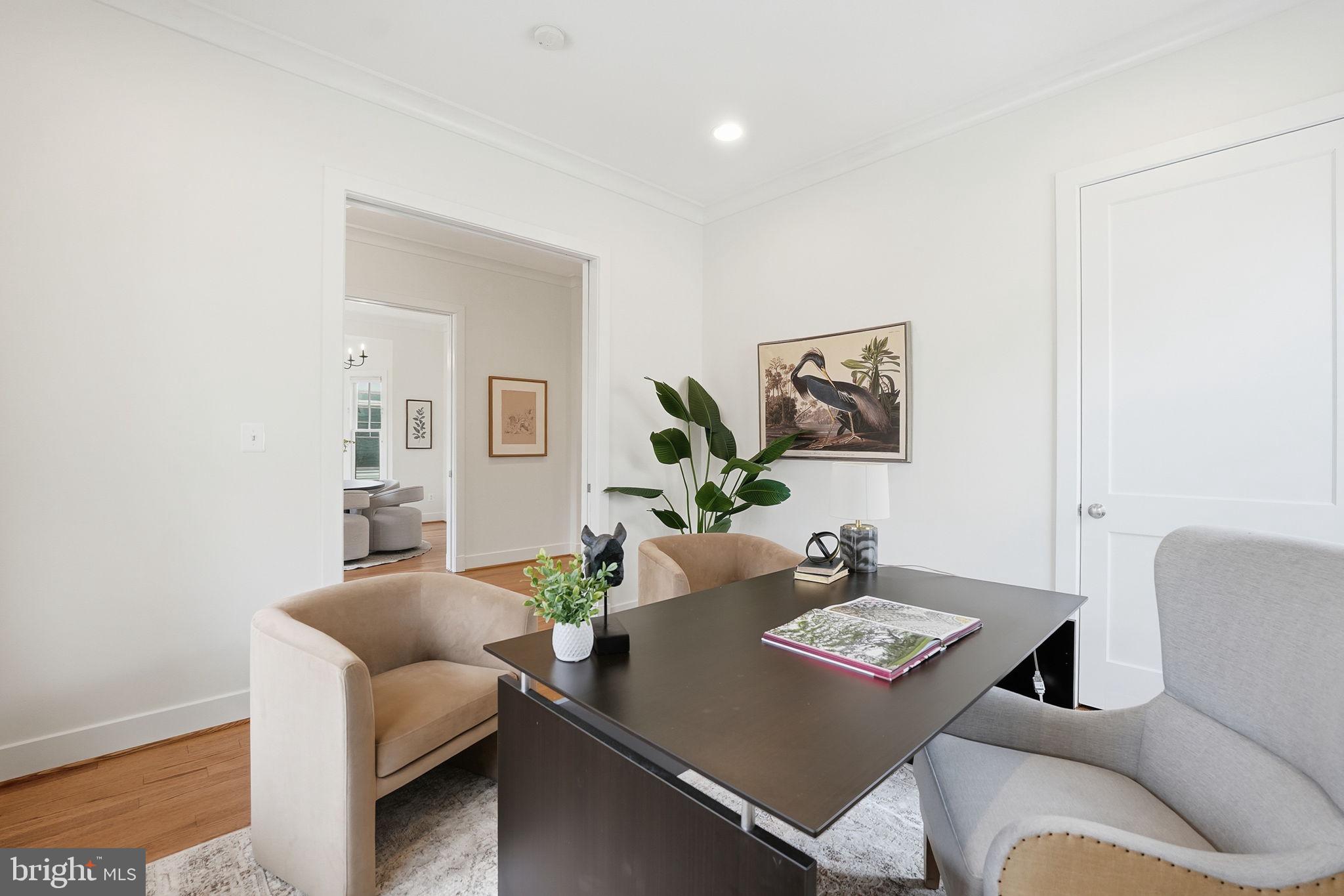 LYON VILLAGE - Residential