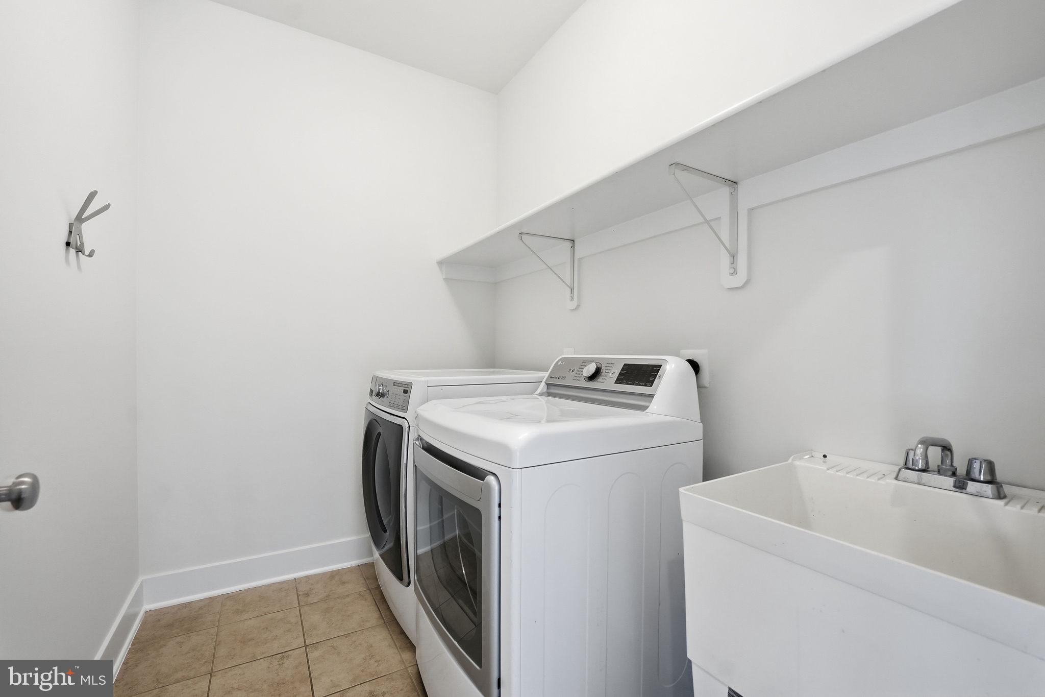 LYON VILLAGE - Residential