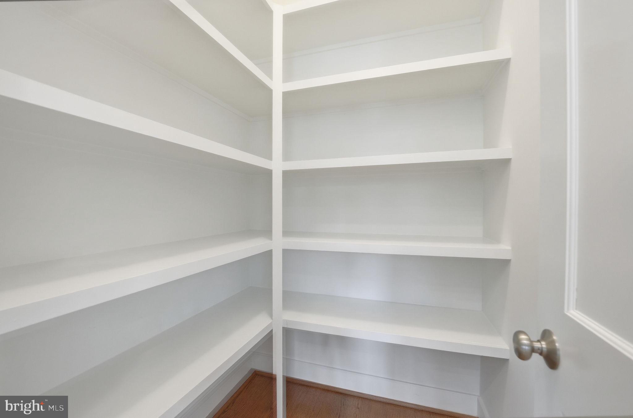 LYON VILLAGE - Residential