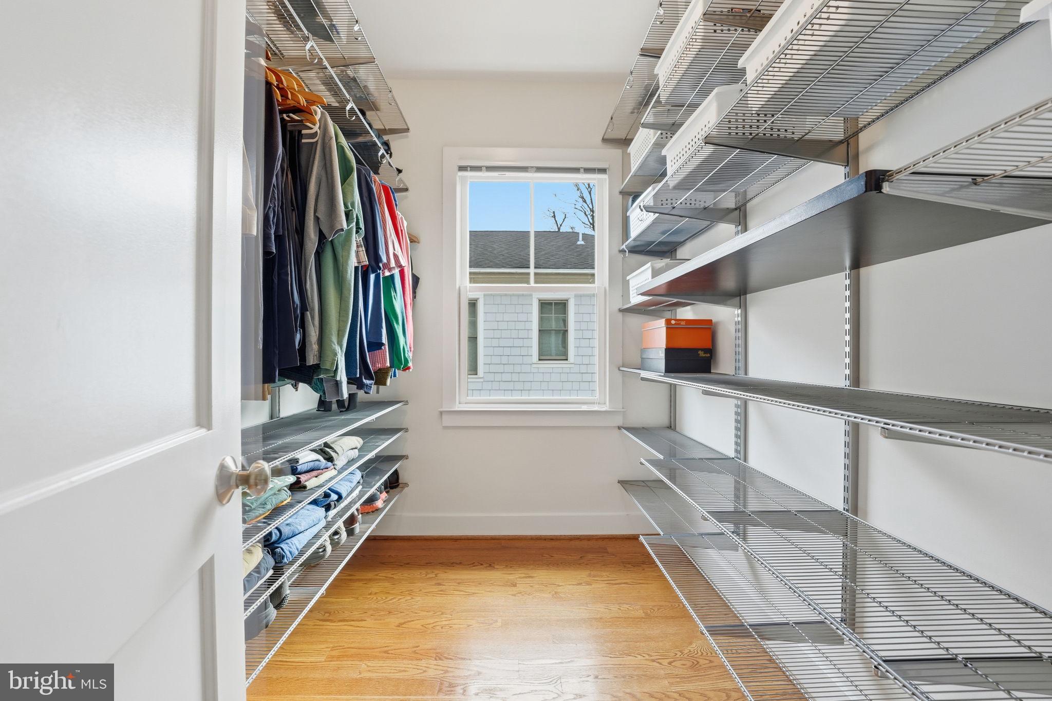 LYON VILLAGE - Residential