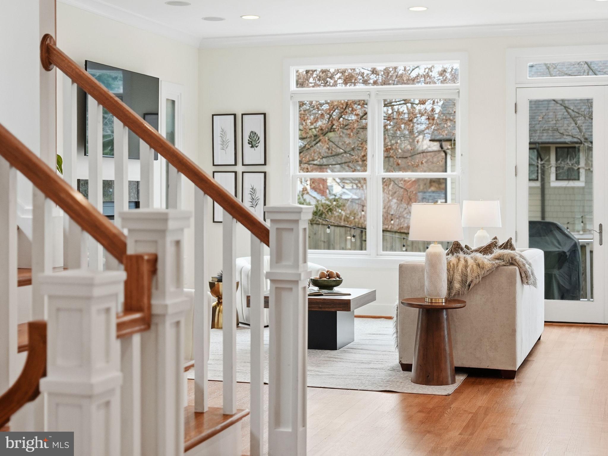 LYON VILLAGE - Residential