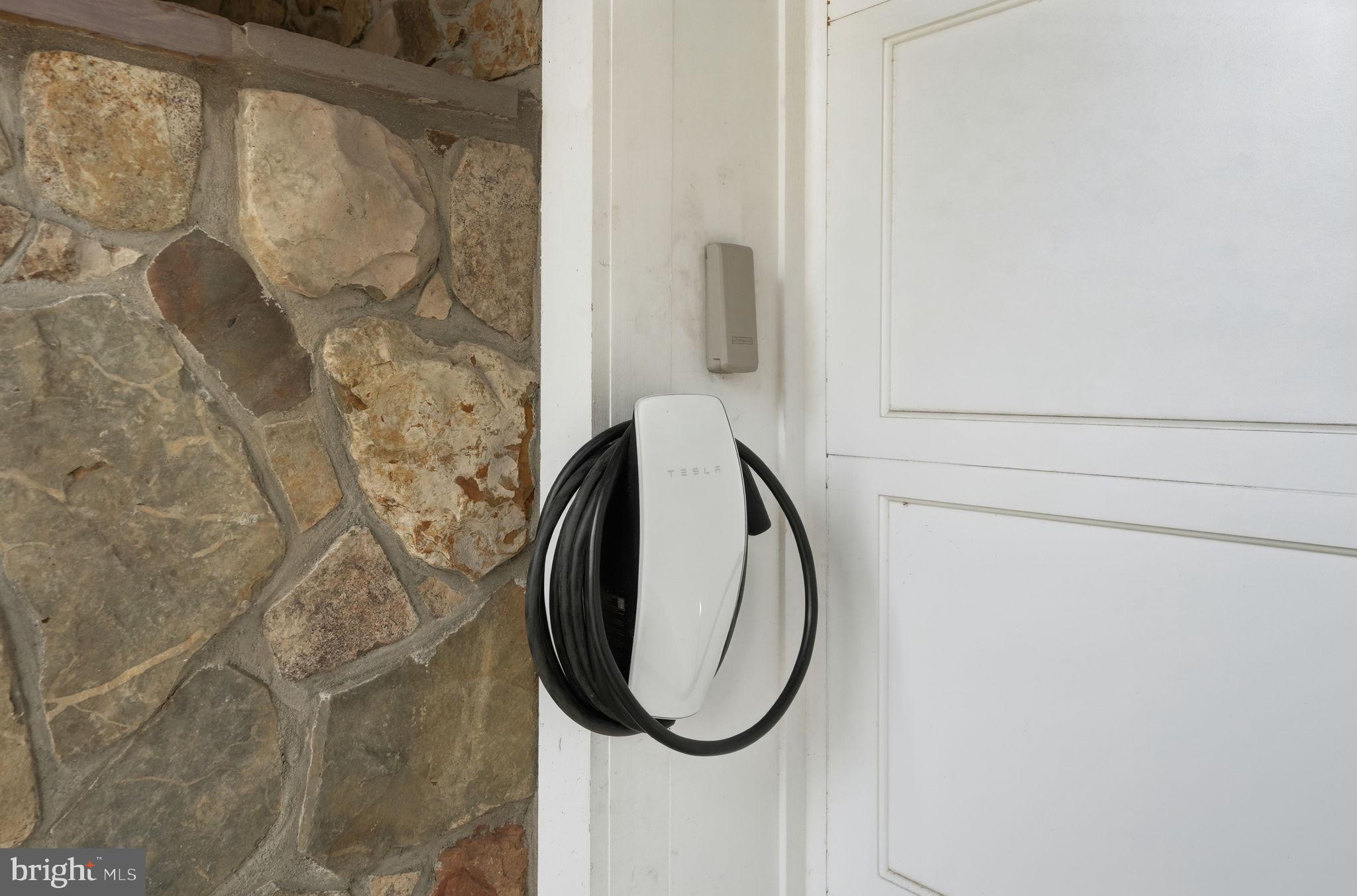 LYON VILLAGE - Residential