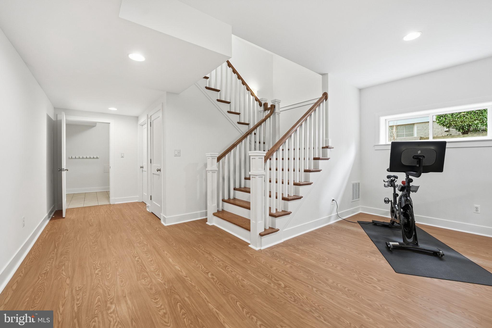 LYON VILLAGE - Residential