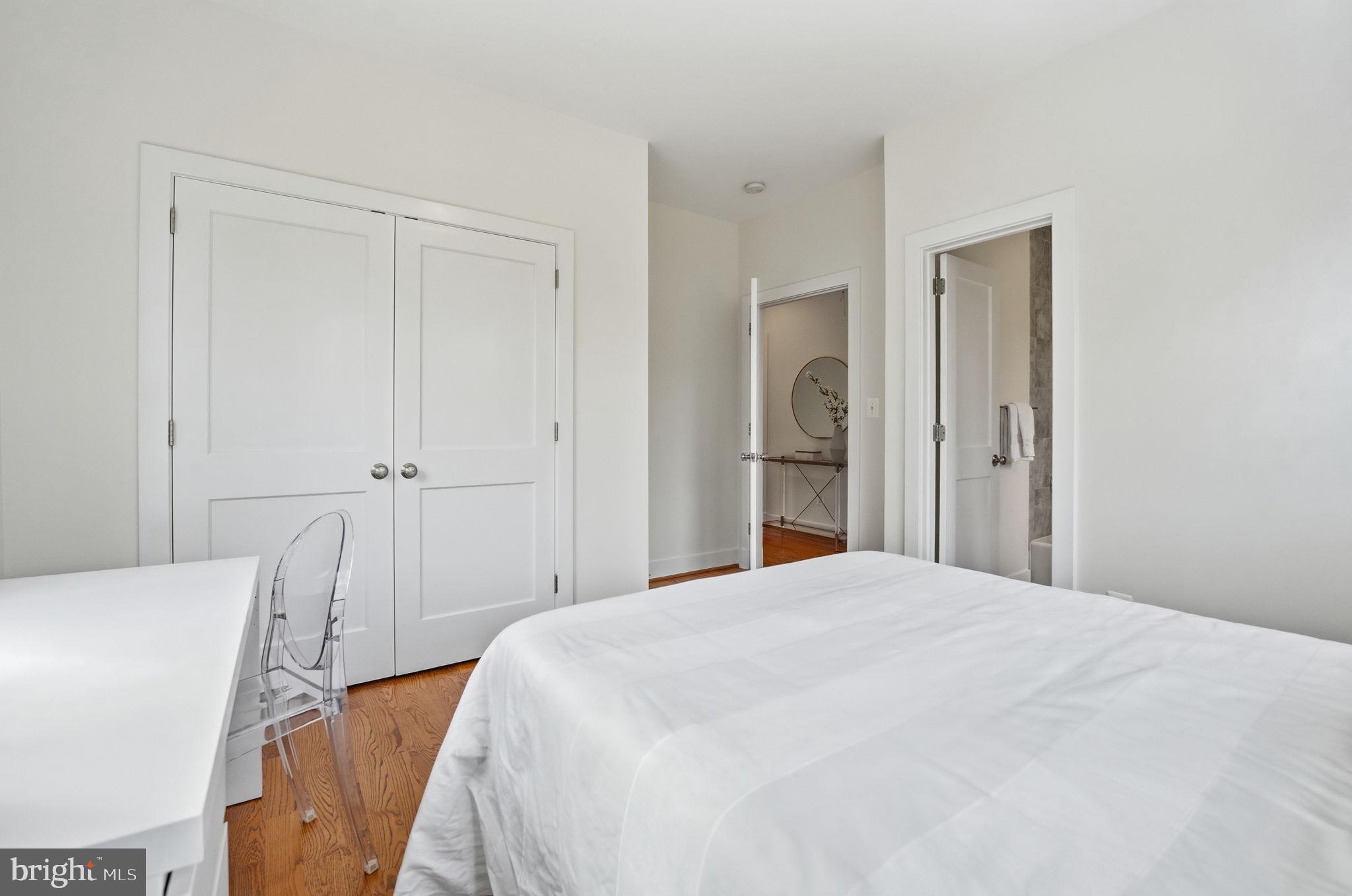 LYON VILLAGE - Residential