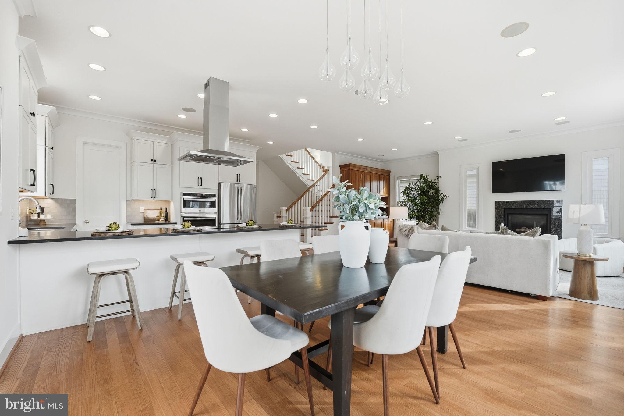 LYON VILLAGE - Residential