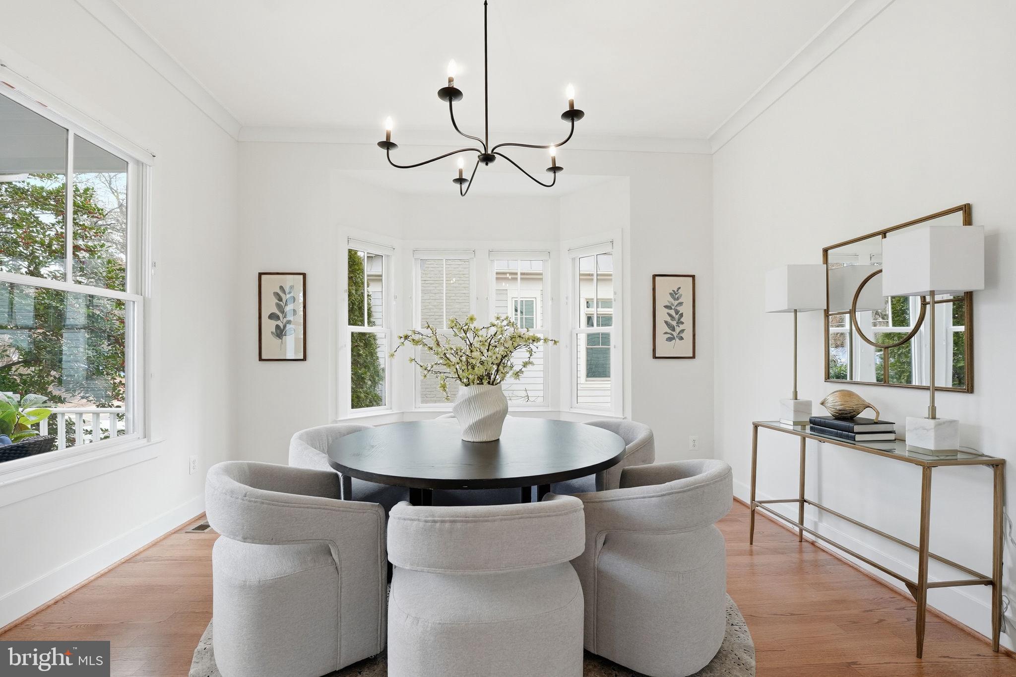 LYON VILLAGE - Residential