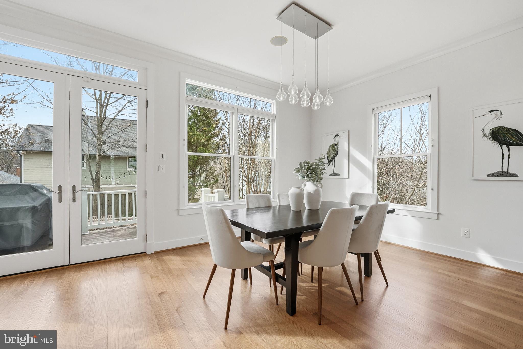 LYON VILLAGE - Residential