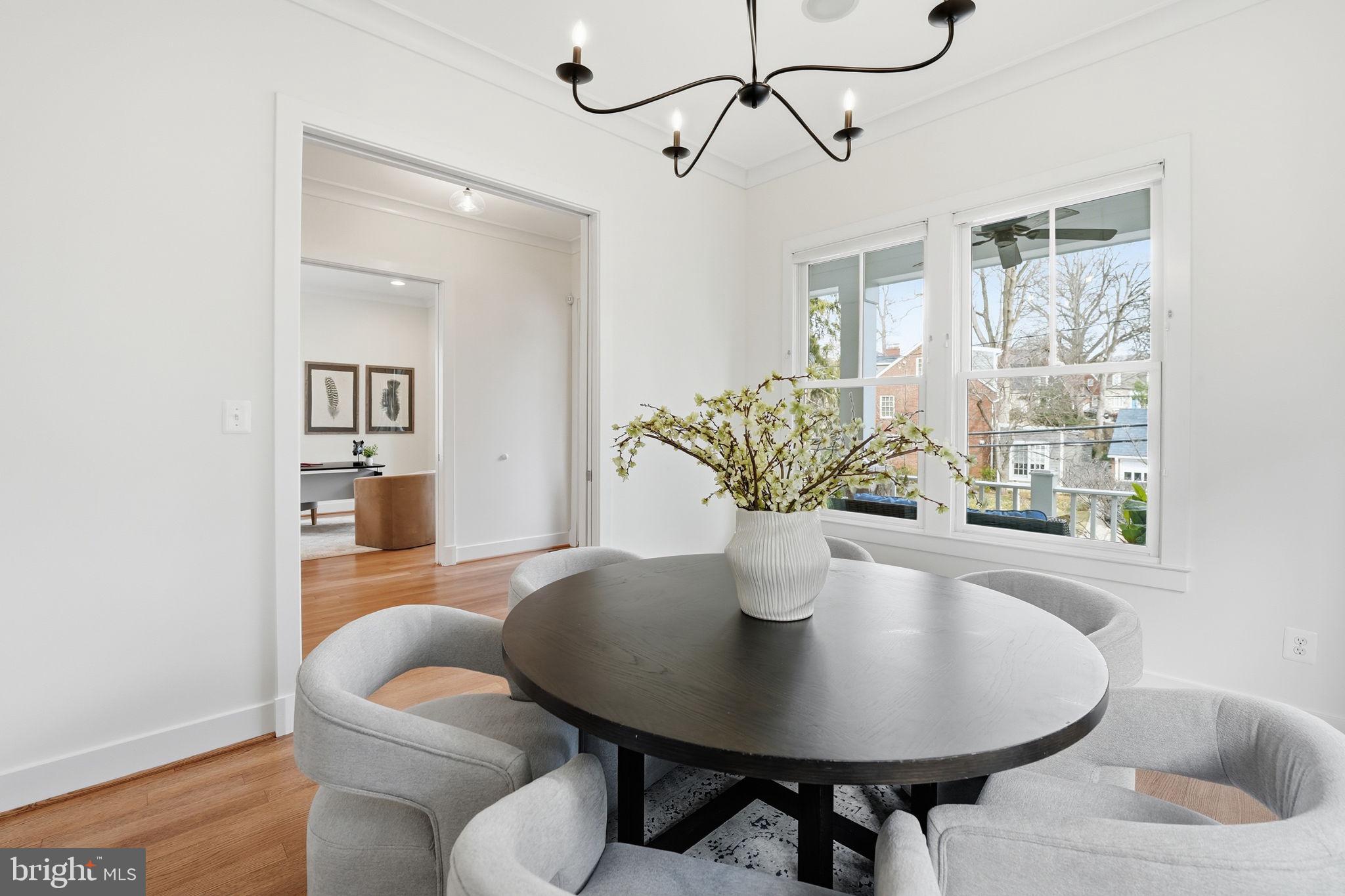 LYON VILLAGE - Residential