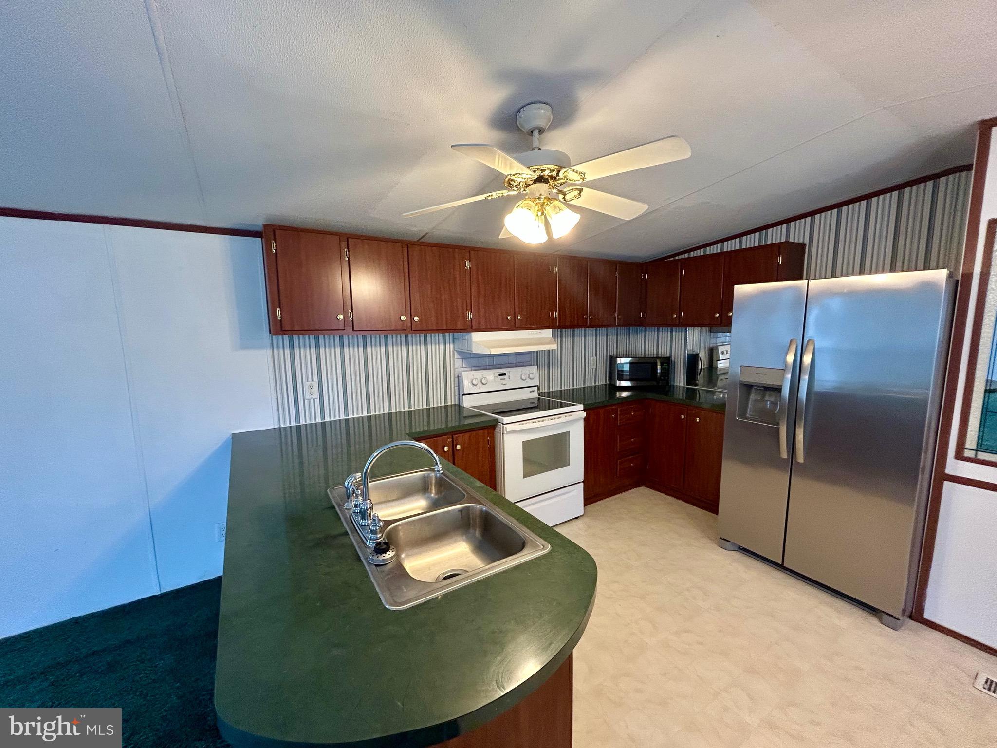 EDEN ESTATES - Residential