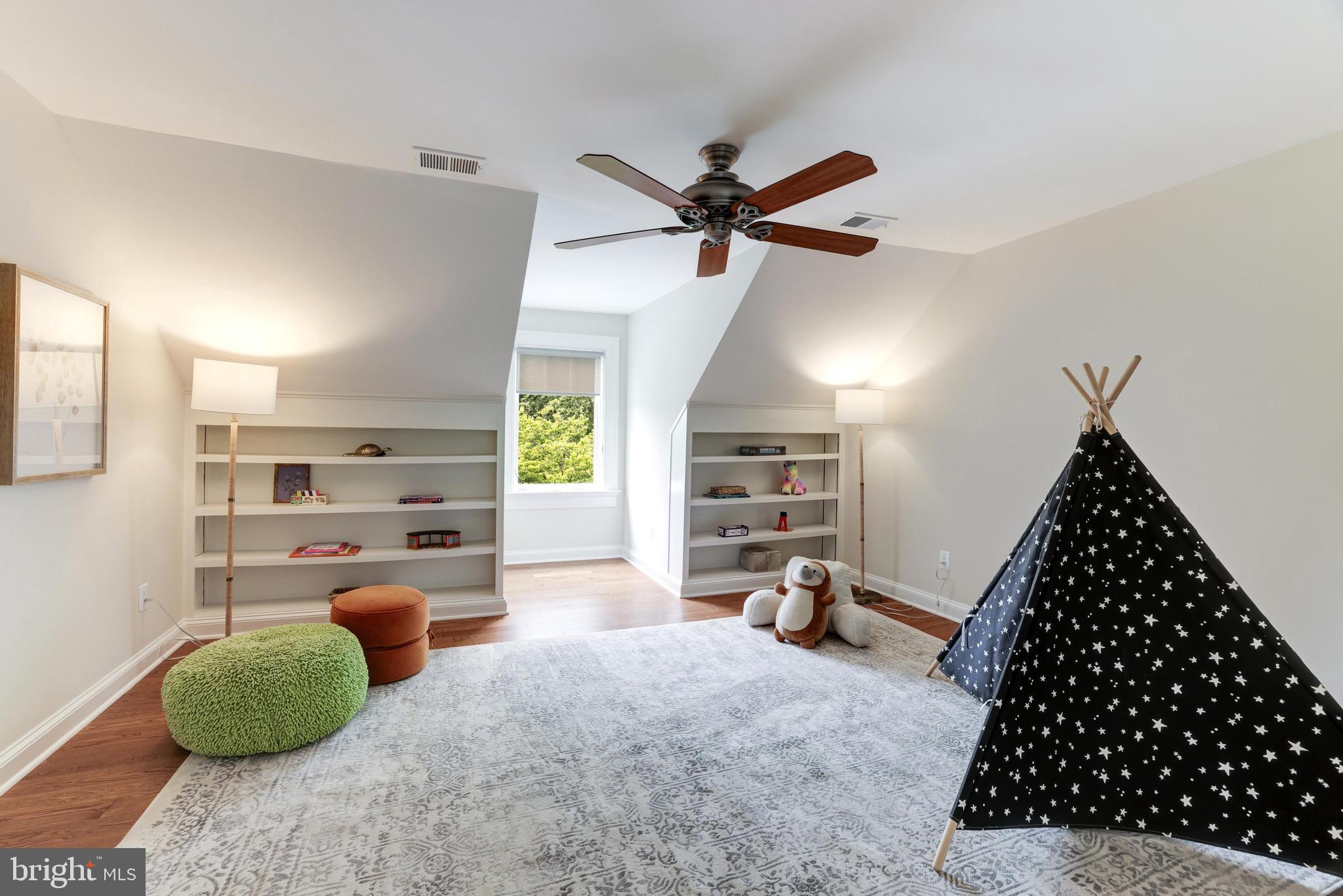 SENECA FARMS - Residential