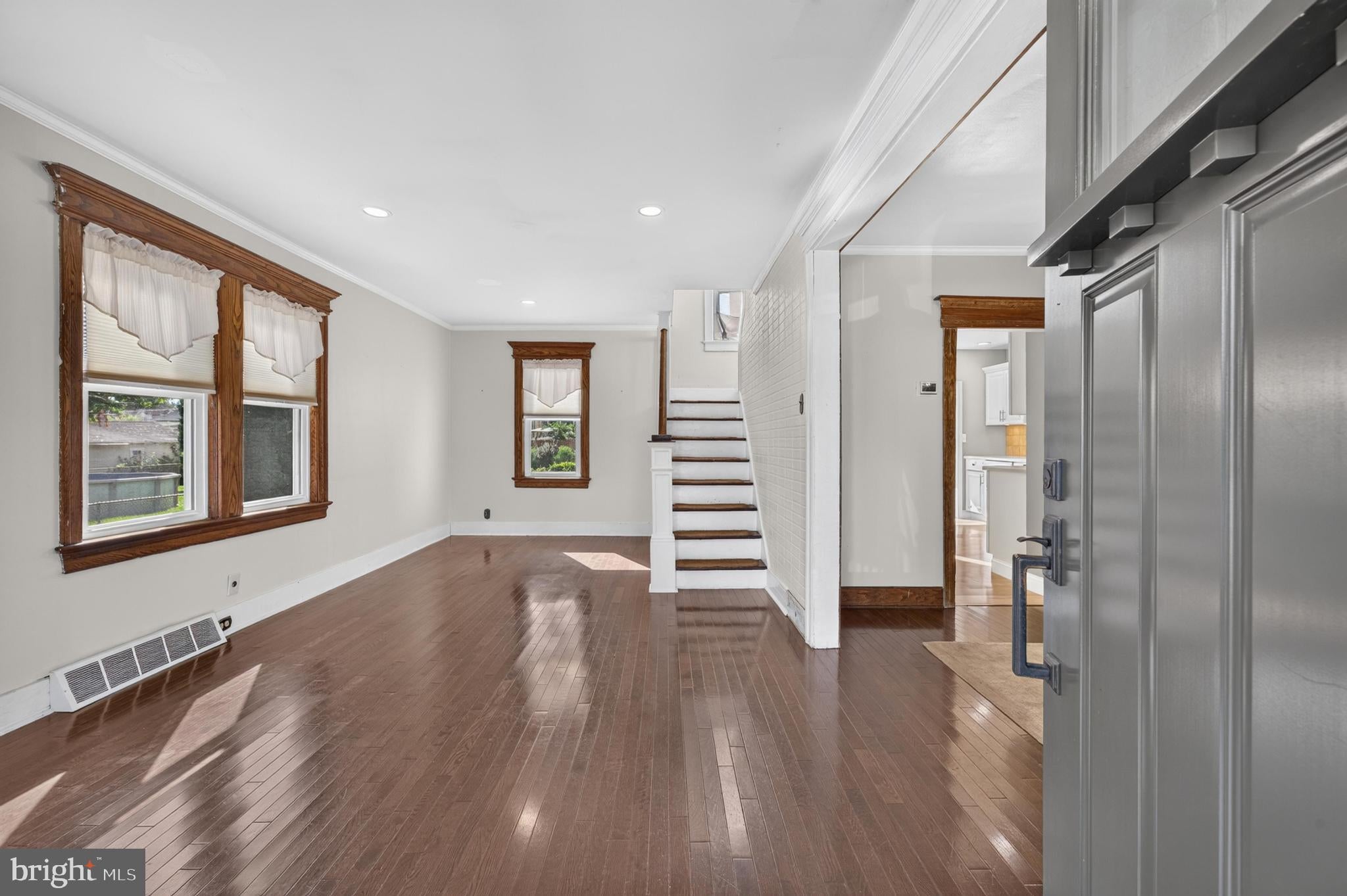 256 W PINE STREET