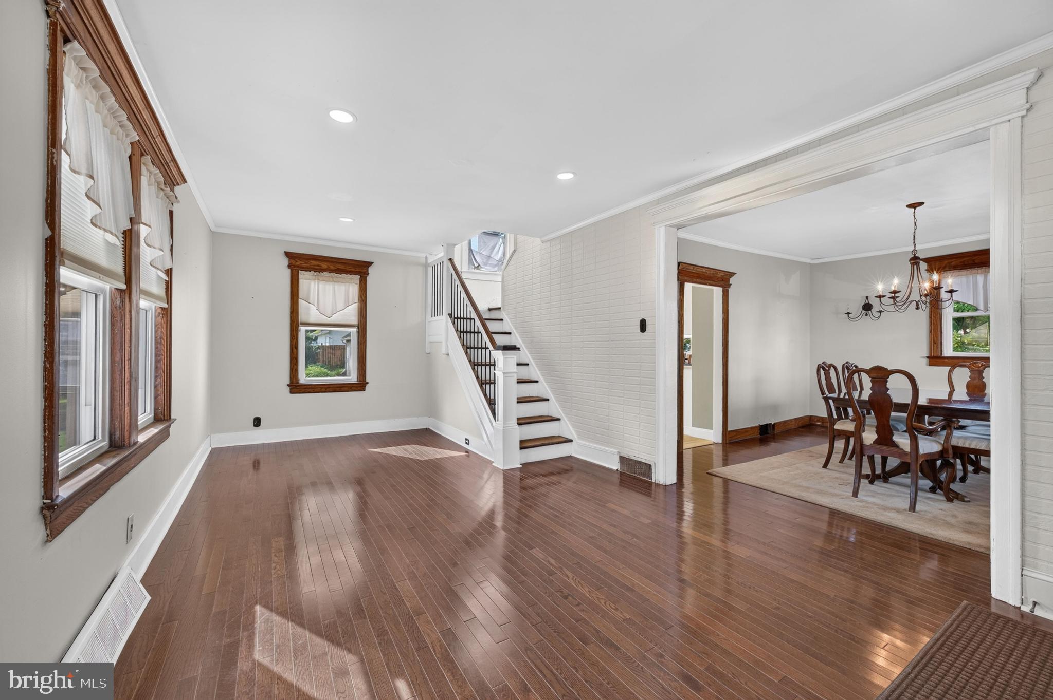 256 W PINE STREET