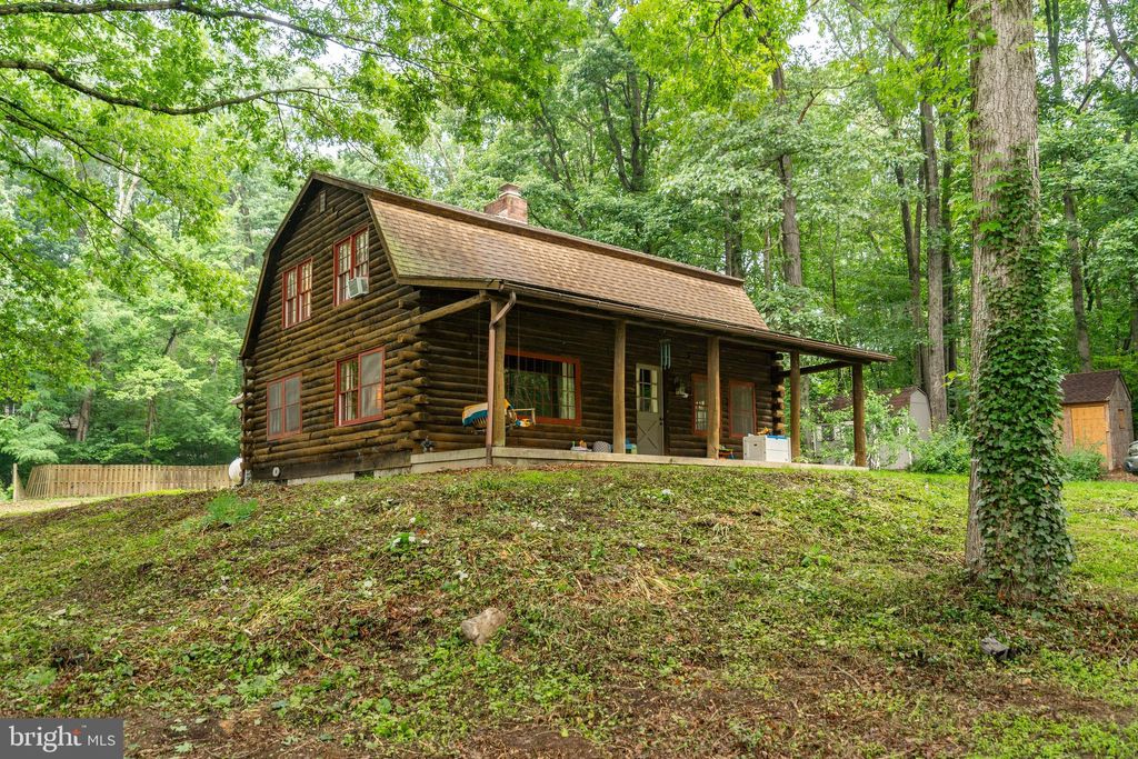 Photo of 5125 PRIMROSE LN, NEW HOLLAND, PA 17557 (MLS # PALA2037896)