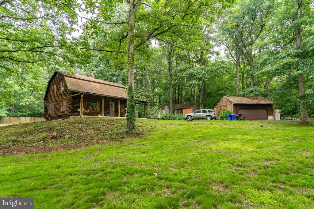 Photo of 5125 PRIMROSE LN, NEW HOLLAND, PA 17557 (MLS # PALA2037896)