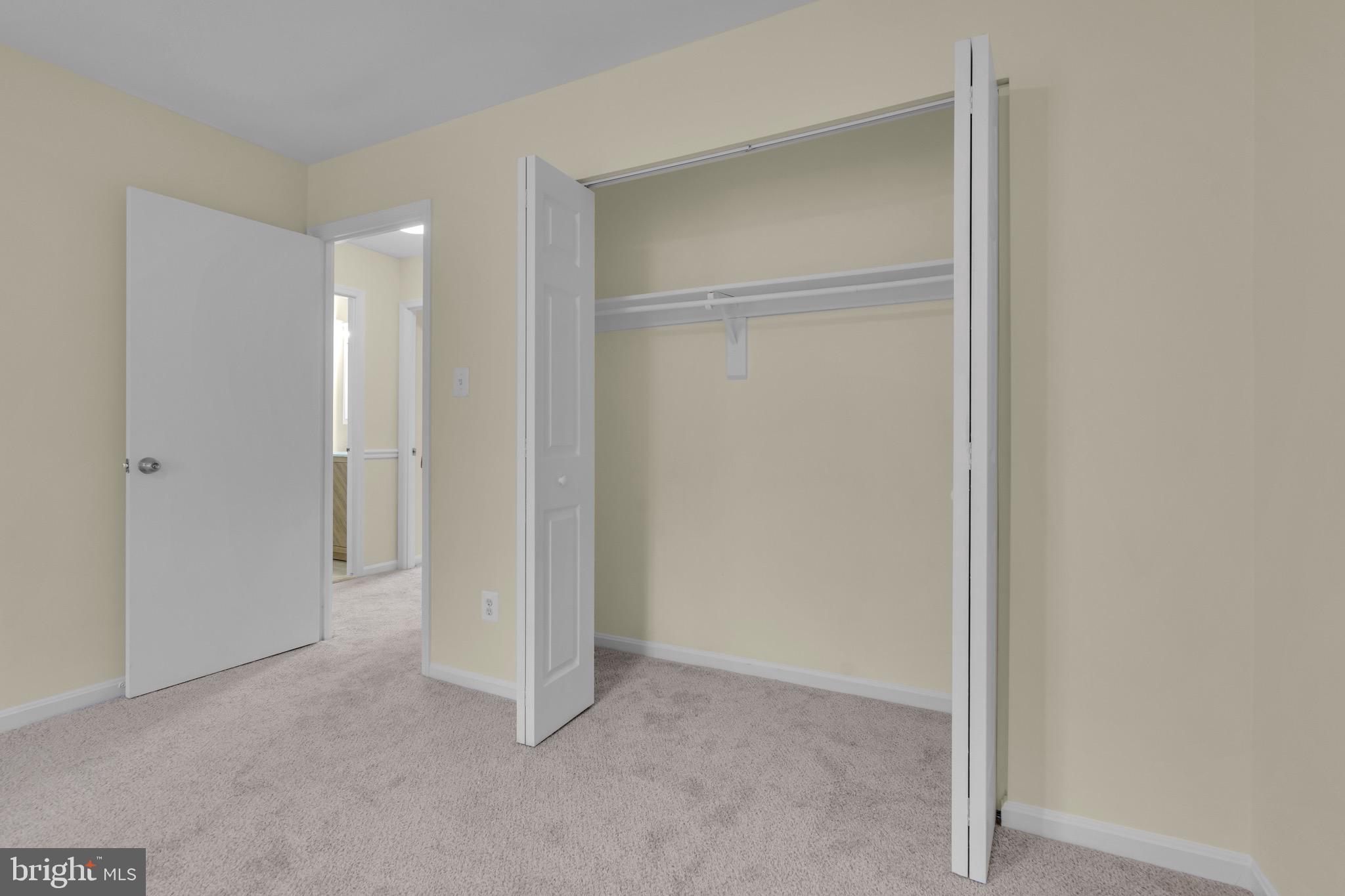 COUNTRY CREEK - Residential