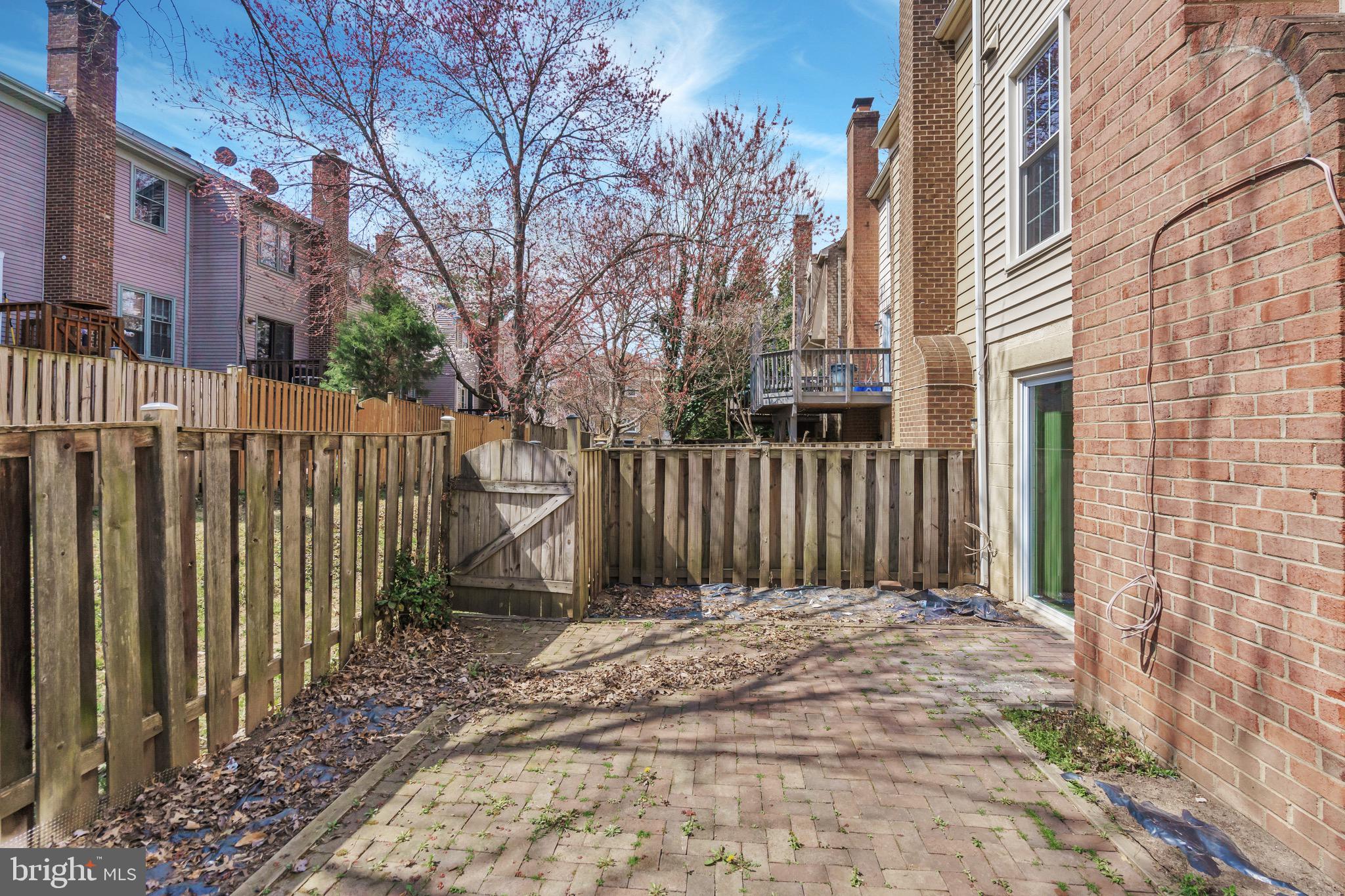 COUNTRY CREEK - Residential